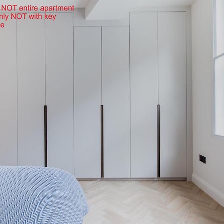 Modern Apartment & Rooms At Charing Cross ロンドン エクステリア 写真