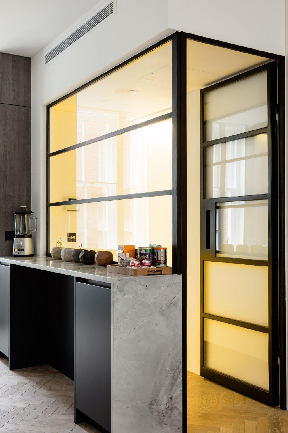 Modern Apartment & Rooms At Charing Cross ロンドン エクステリア 写真