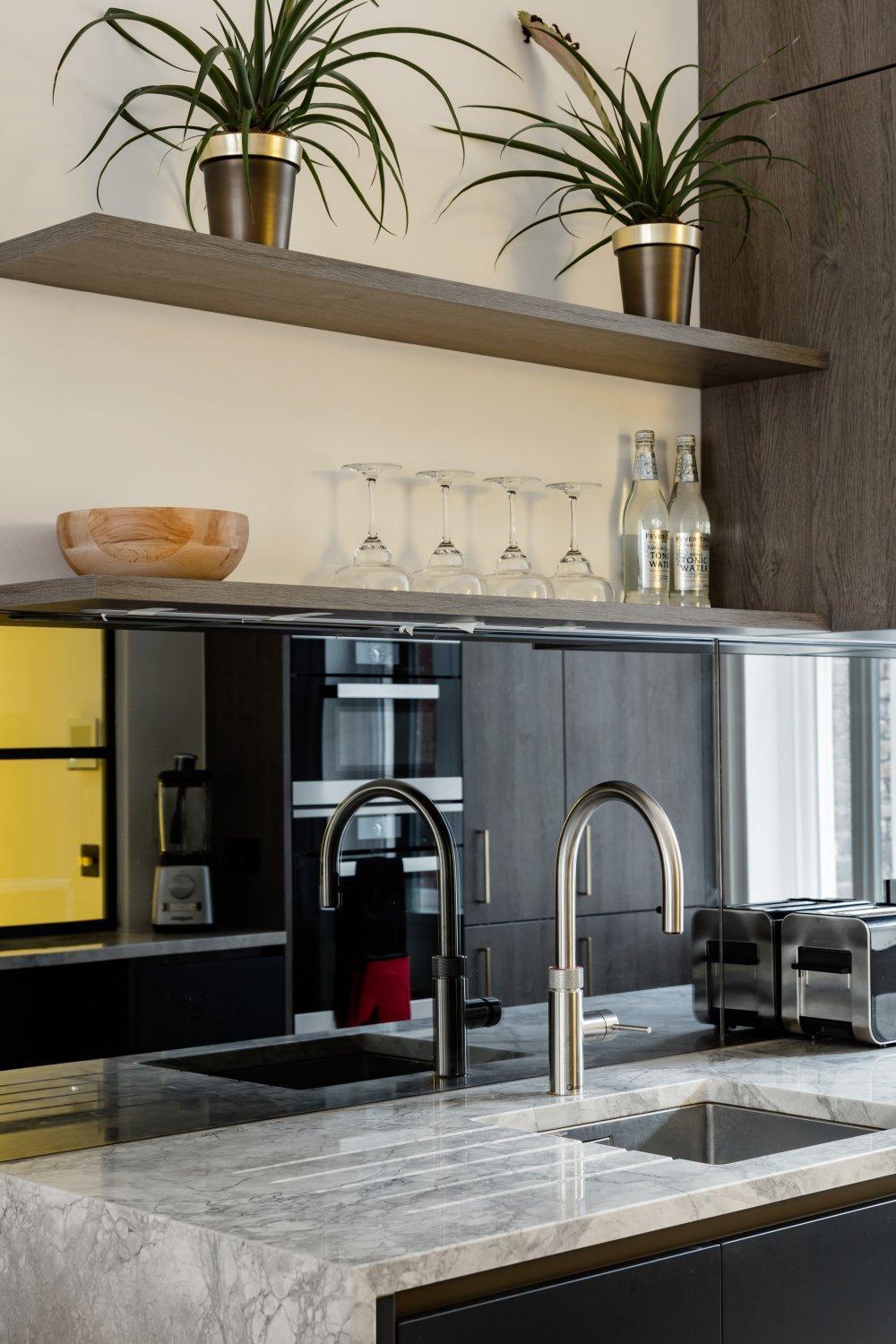 Modern Apartment & Rooms At Charing Cross ロンドン エクステリア 写真