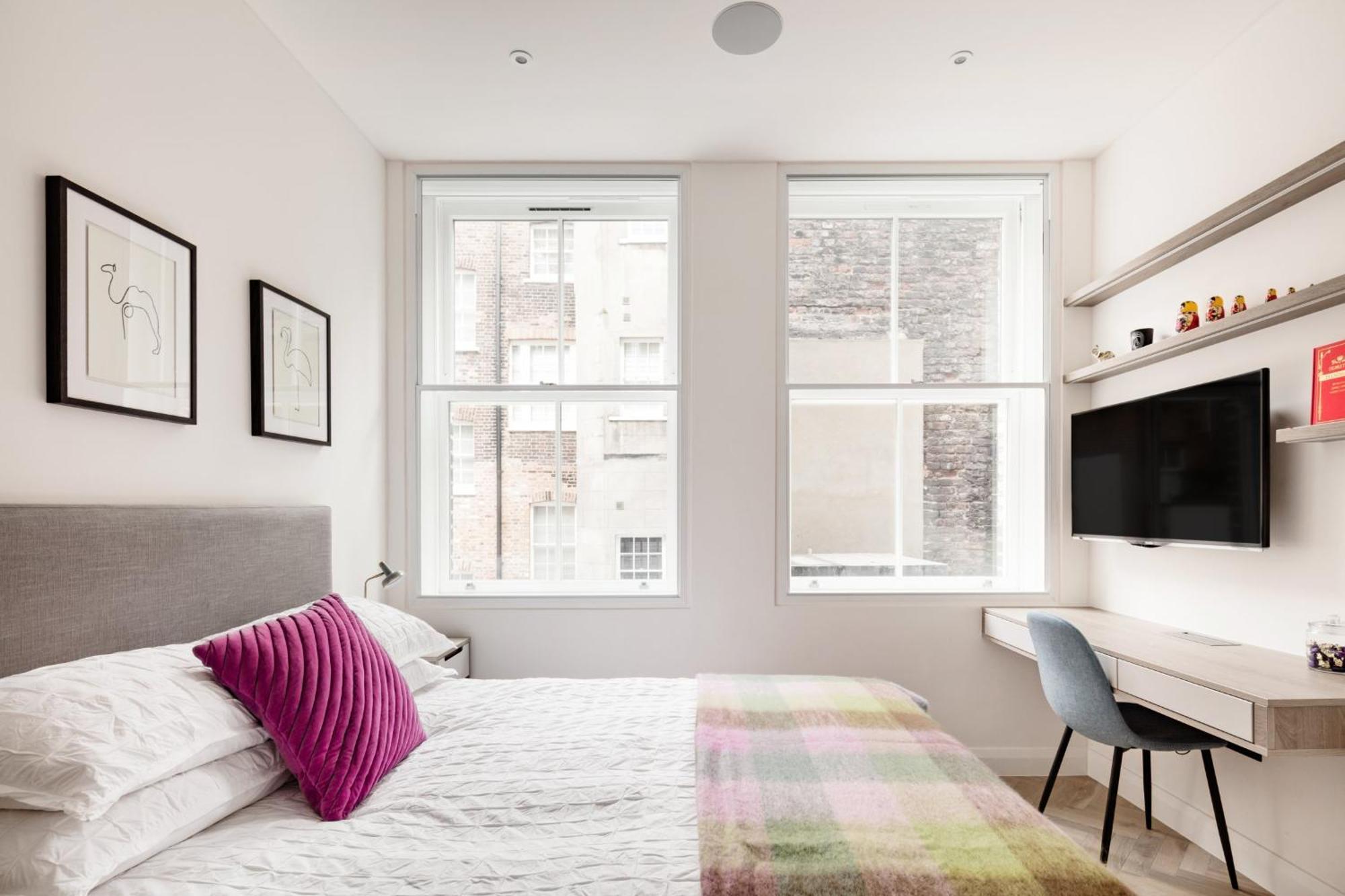 Modern Apartment & Rooms At Charing Cross ロンドン エクステリア 写真